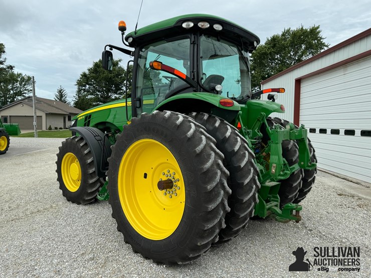 2011-john-deere-8235r-image-6