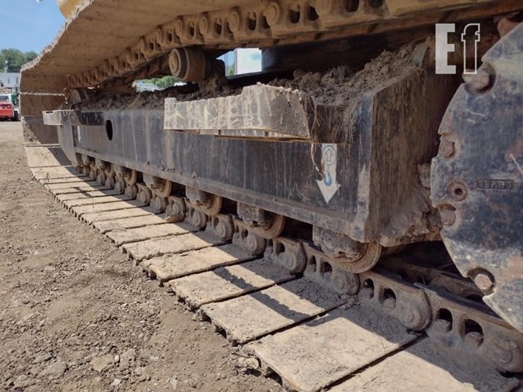 2019-deere-130g-image-35