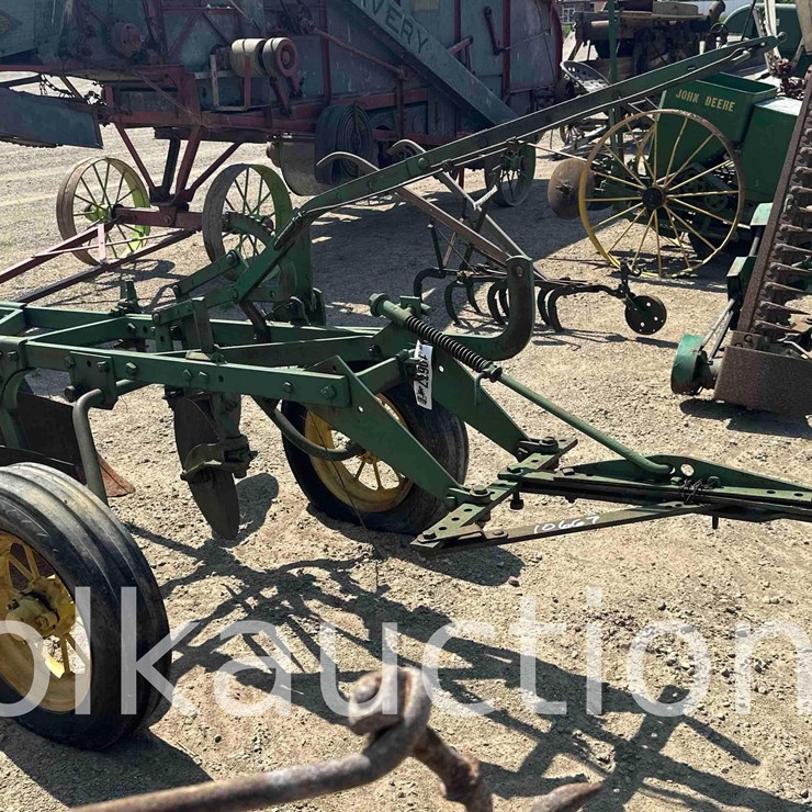 JOHN DEERE 2