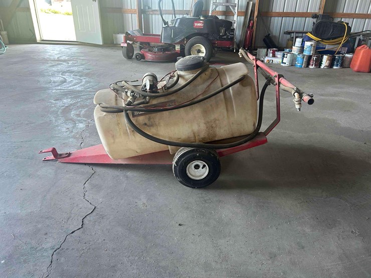 huskee-pull-type-sprayer-image-2