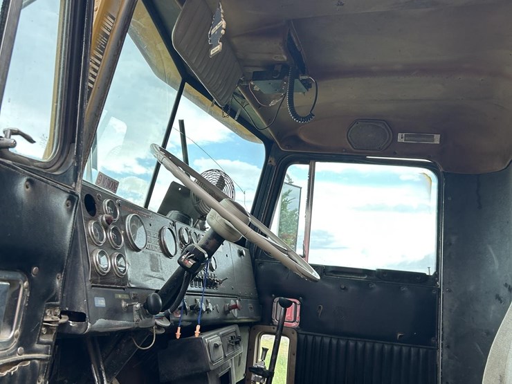 1977-kenworth-fuel-truck-1133-image-12