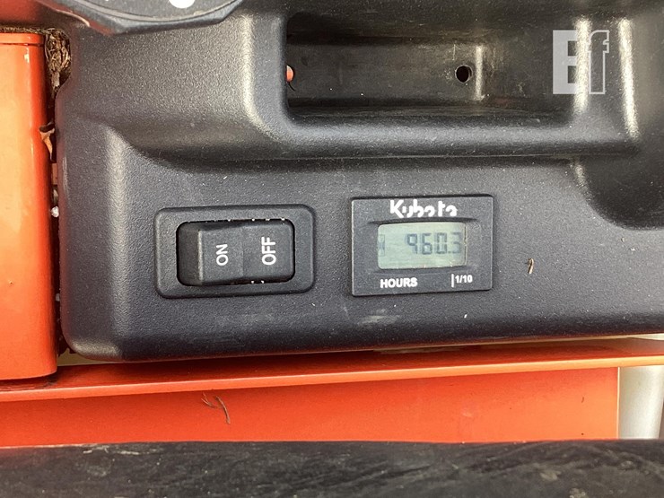 2018-kubota-z121s-image-12