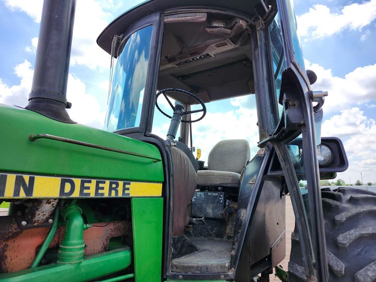 john-deere-4450-image-11