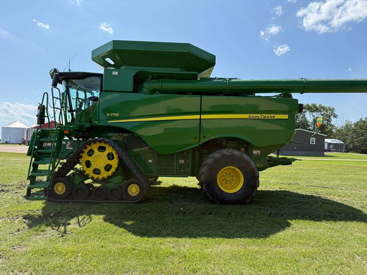 2021-john-deere-s770-image-17