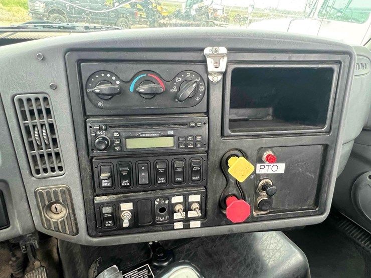 2005-caterpillar-c13-image-22