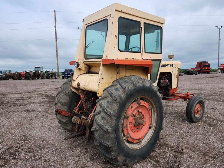 1968-case-930-tractor-image-3