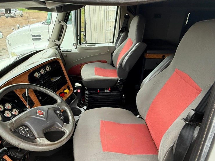 2015-international-prostar-image-13