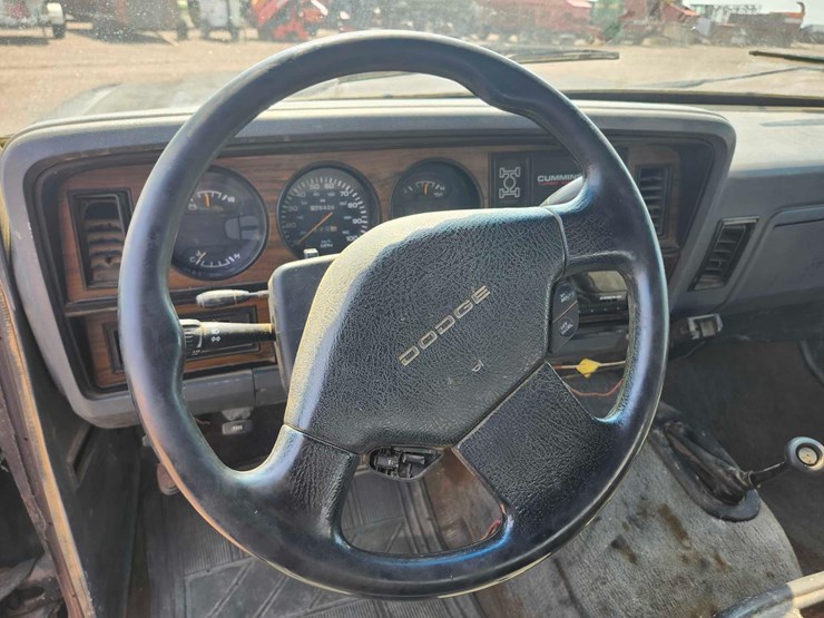 1993-dodge-w350-image-10