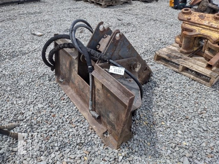 bobcat-2560-breaker-image-1