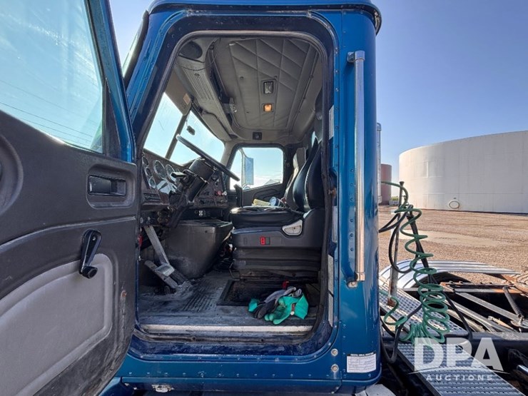 2002-ihc-9400i-day-cab-truck-(gp10940,-unit-109996)-image-73
