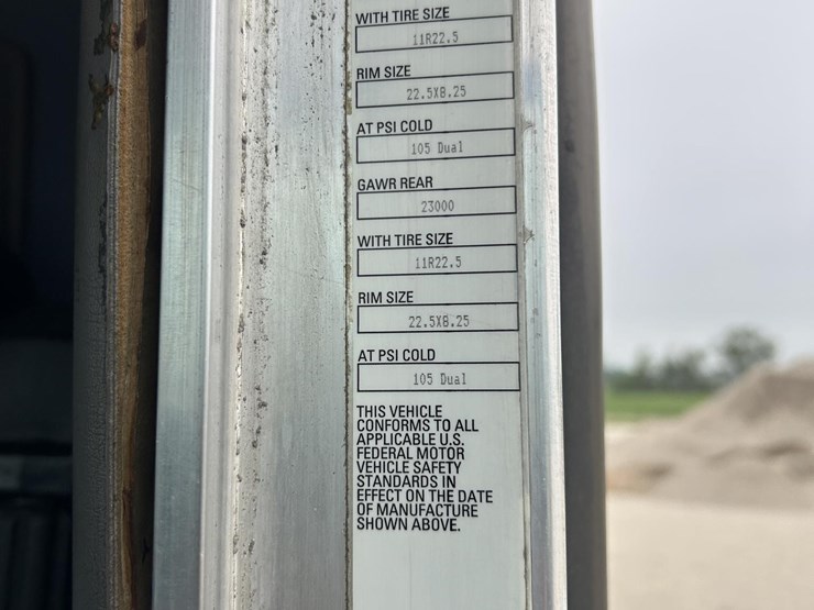 2019-kenworth-t800-image-11