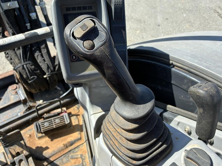 2021-deere-35g-image-18