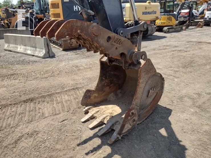2019-deere-130g-image-18