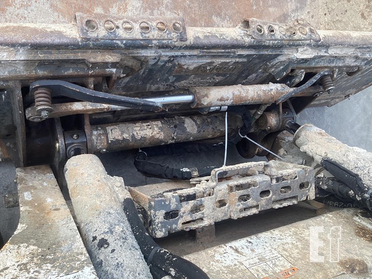 2020-bobcat-t595-image-10