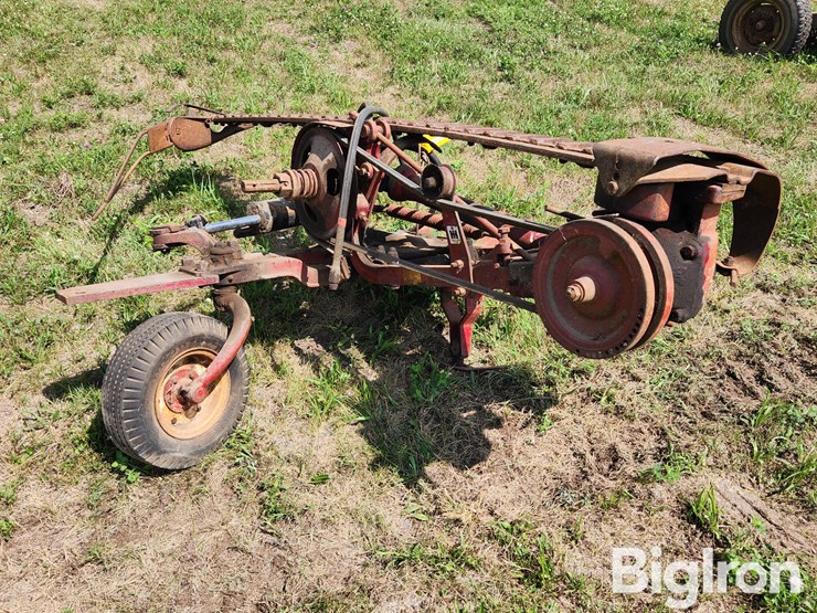 mccormick-international-2-pt-sickle-mower-image-5