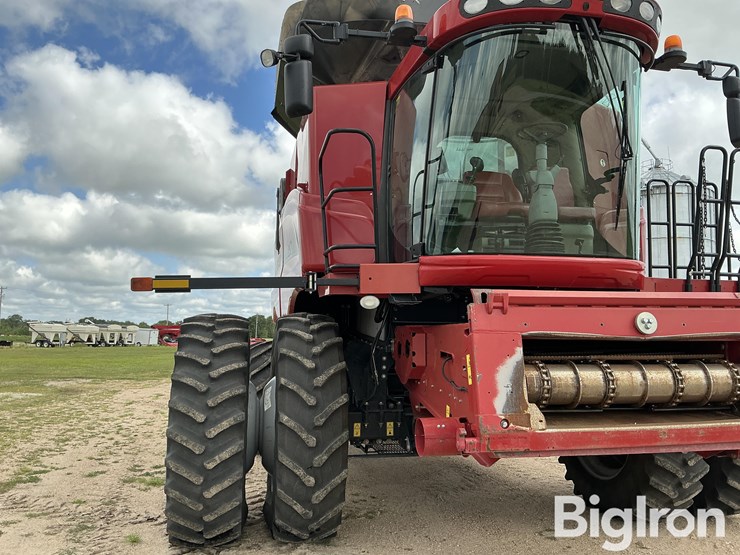 2012-case-ih-8230-image-10