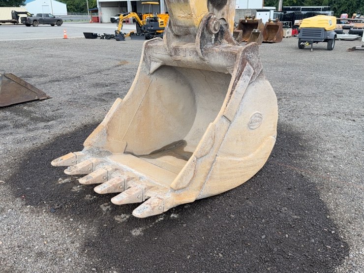 komatsu-pc290-lc-10-image-4