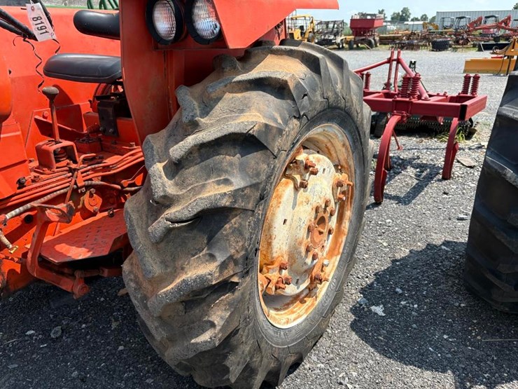 allis-chalmers-160-tractor-image-10