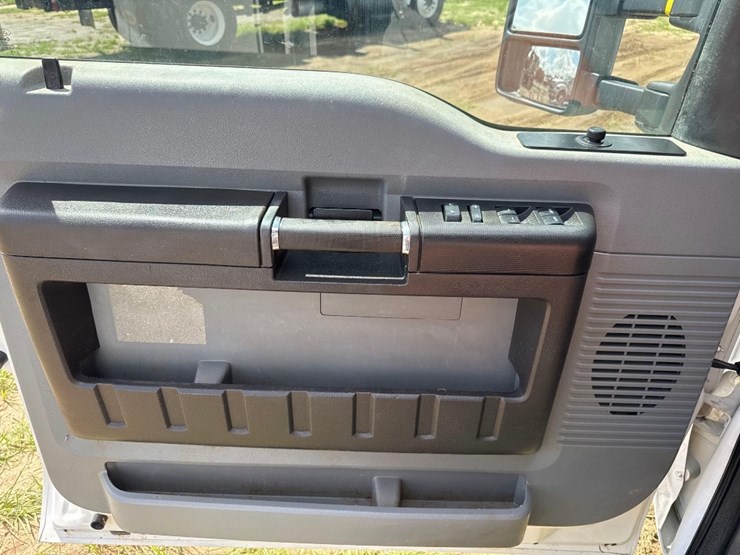 2016-ford-f350-xl-image-21