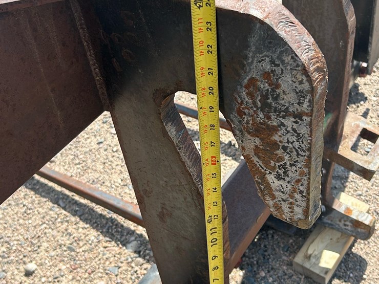 wheel-loader-bale-fork-attachment-image-11