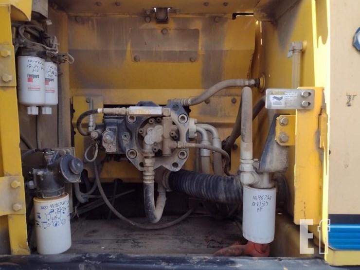 2011-kobelco-sk210-image-42