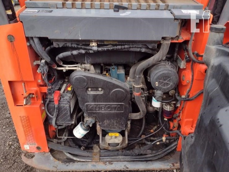 2016-kubota-ssv65-image-24