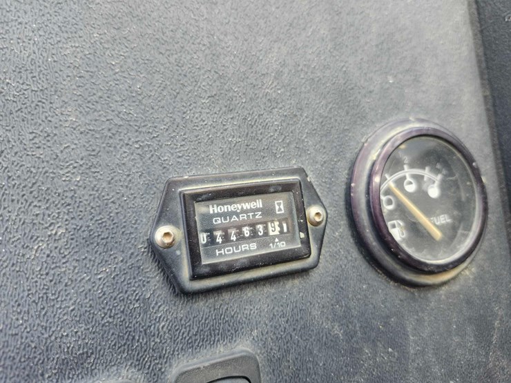 2015-skyjack-vr1056e-image-21