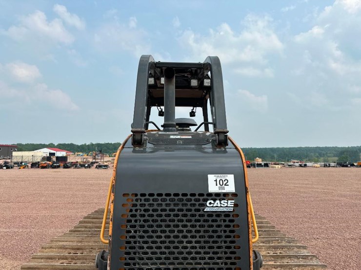 2017-case-1150m-image-18
