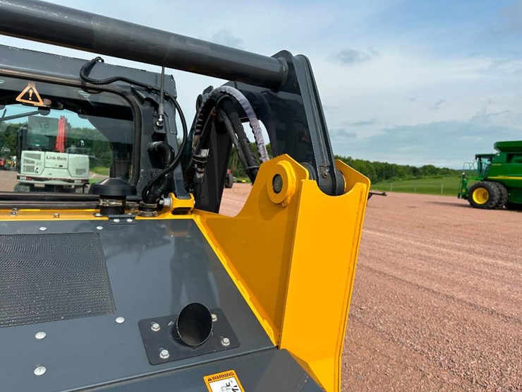 2023-deere-317g-image-29
