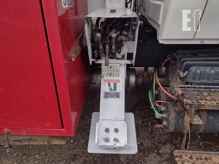 2017-international-durastar-4300-image-36