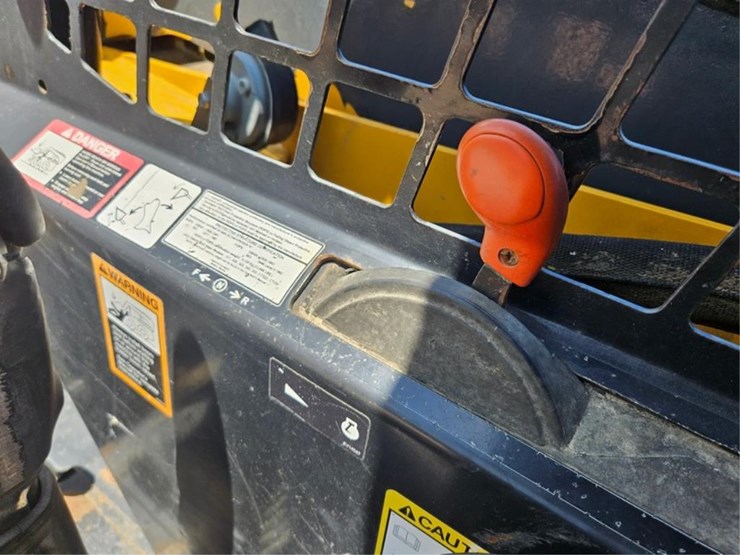 deere-ct332-image-21