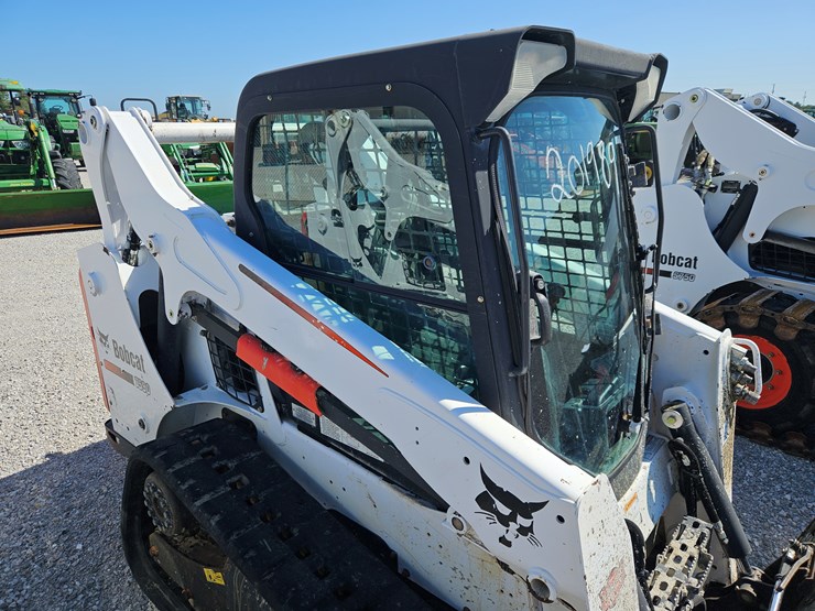 2015-bobcat-t590-image-23