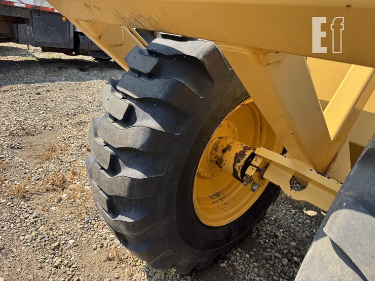 2000-deere-1812c-image-12