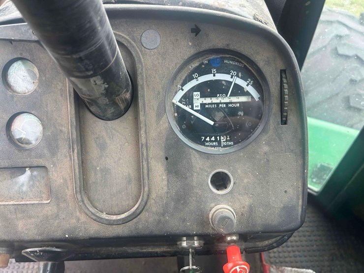 john-deere-8440-image-26