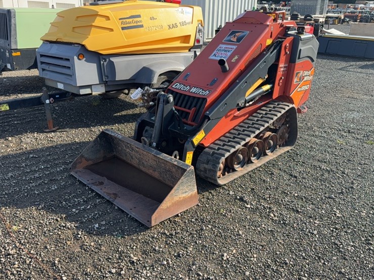 2015-ditch-witch-sk850-image-1