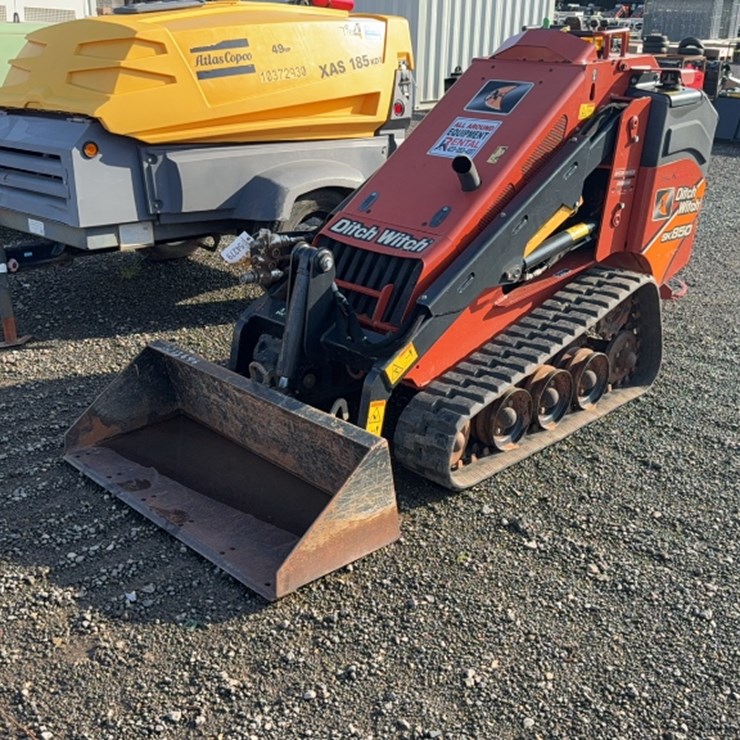 2015 DITCH WITCH SK850