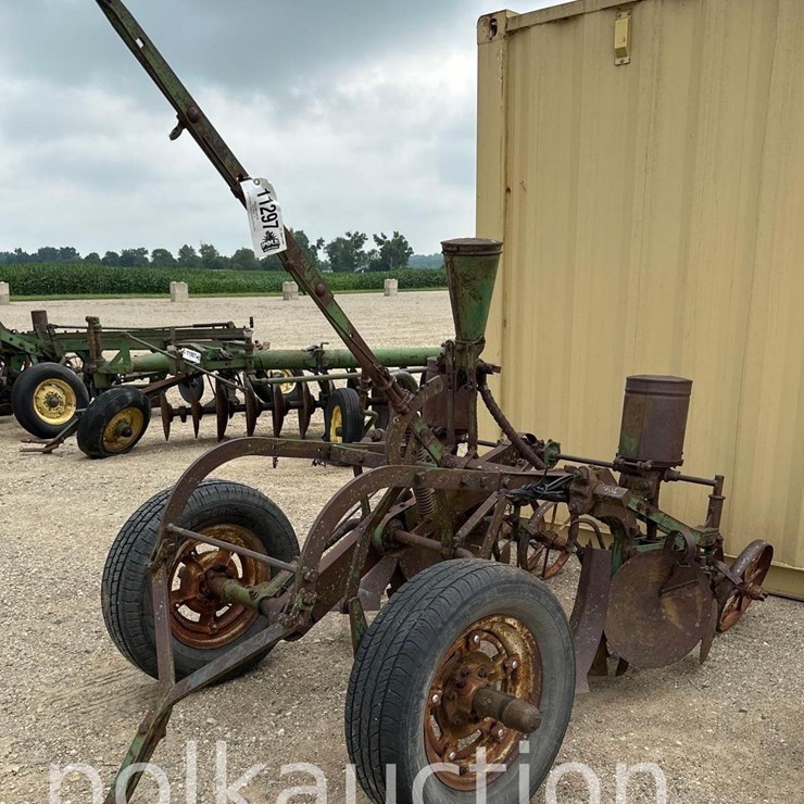 JOHN DEERE 2