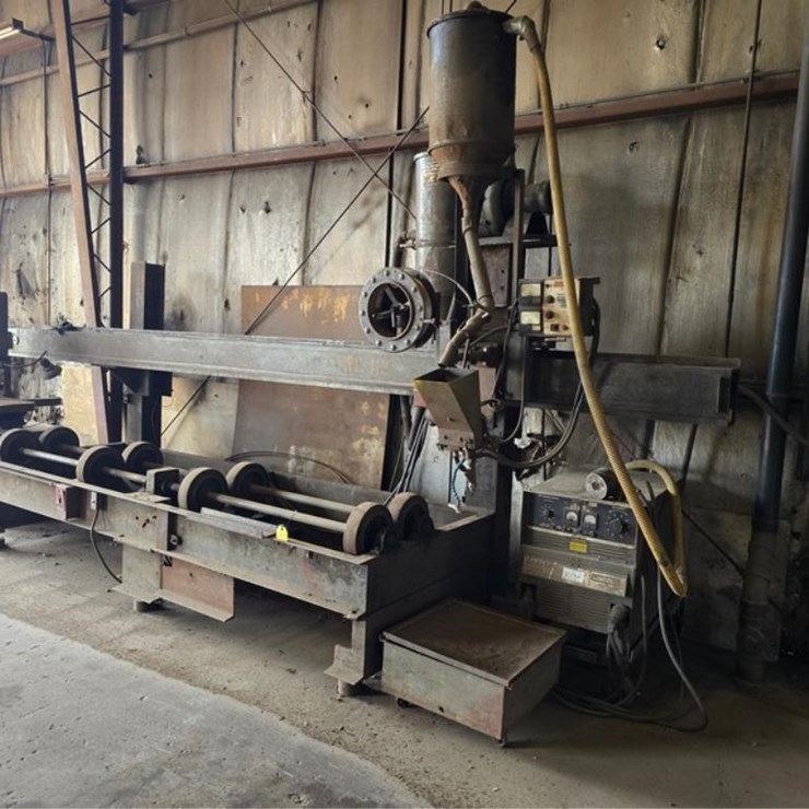 #2611 • Sub Ac Welder With Rotary Bed Pipe Welder Rig