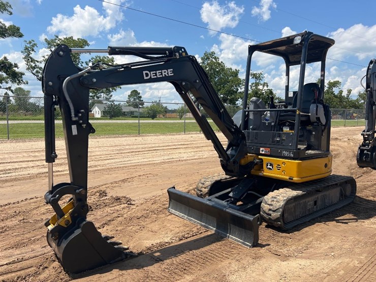 2023-deere-30g-image-8