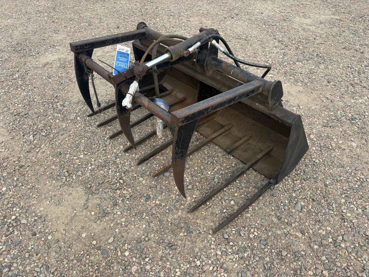 skid-steer-grapple-bucket-image-1