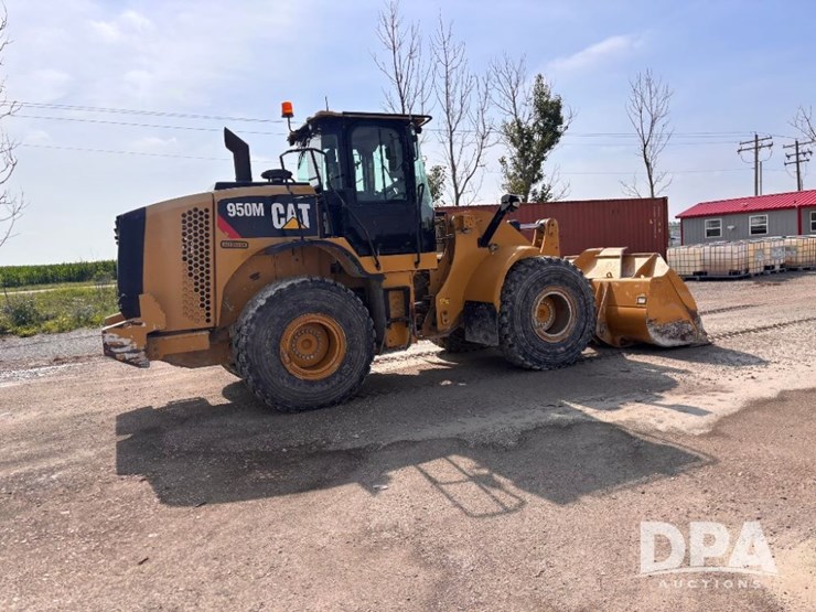 2014-caterpillar-950m-image-8