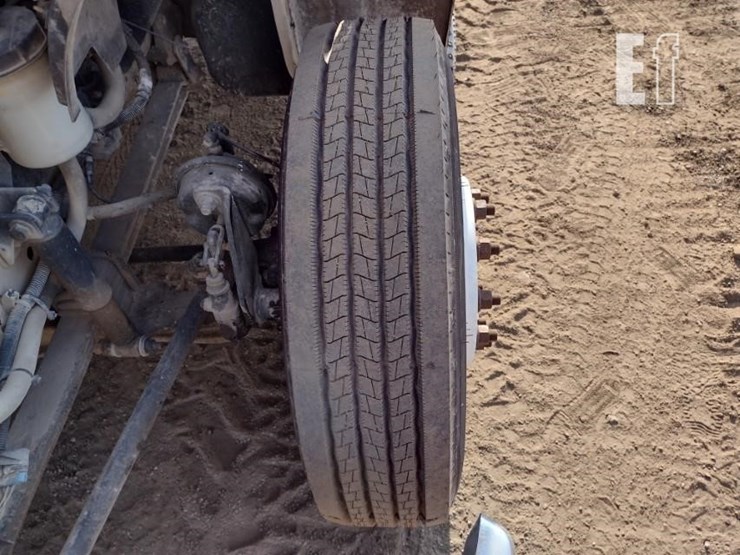 2013-ford-f650-xlt-image-15