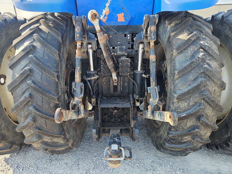 2015-new-holland-t8.410-image-15