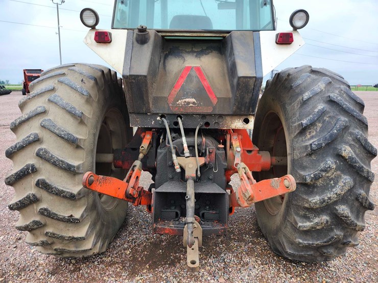 1979-case-2390-tractor-image-5