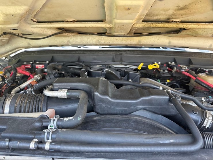 2013-ford-f550-image-33