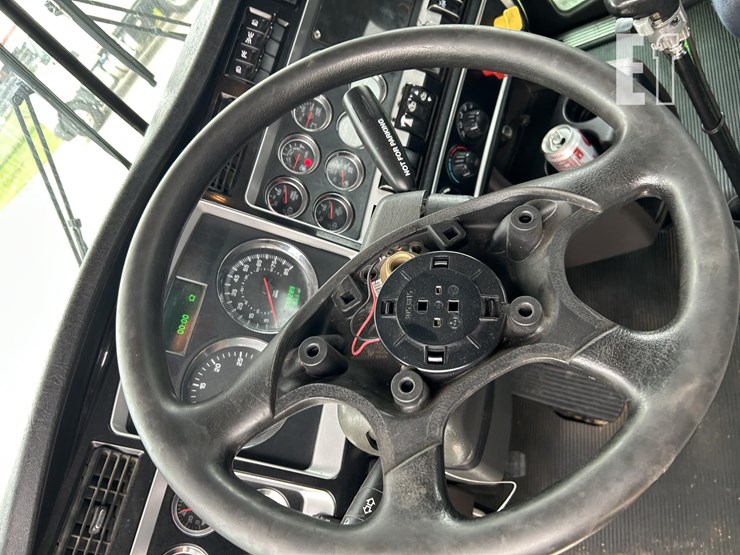 2019-kenworth-t800-image-16
