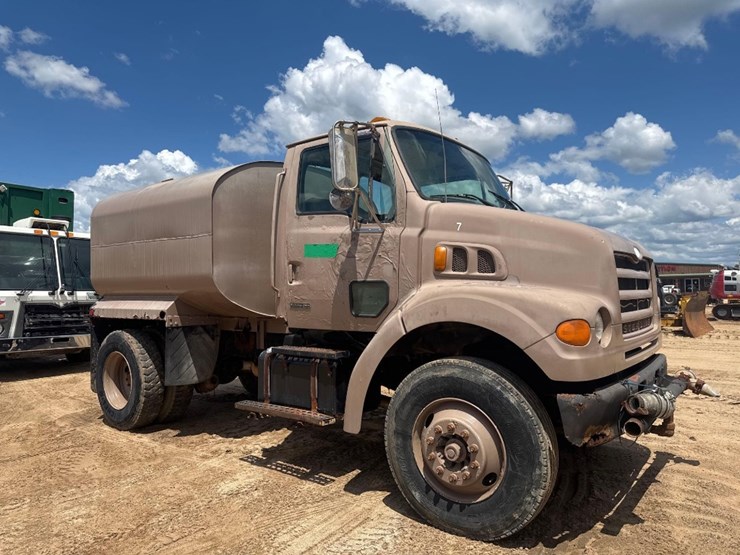 2001-sterling-water-truck-image-4