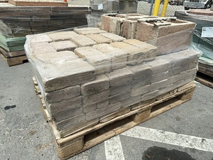 lot#-137-pallet-of-paver-stones-image-1