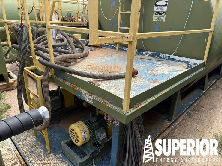 (r18-11)-10'dia-x-37'l-water-tank,-w/-8'l-porch,-(-image-2