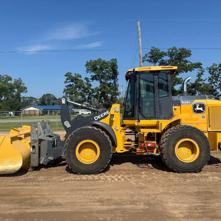 DEERE 524L